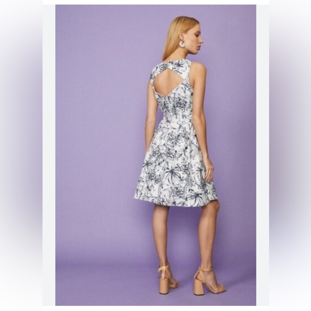 Danny and Nicole Sz 16 Floral Sleeveless summer cutout skater dress